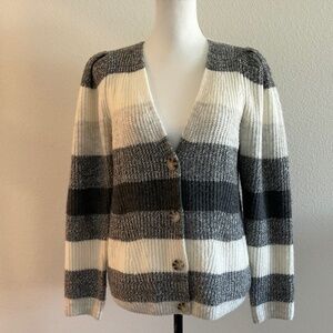 Vince Camuto Gray & White Sweater Size Small